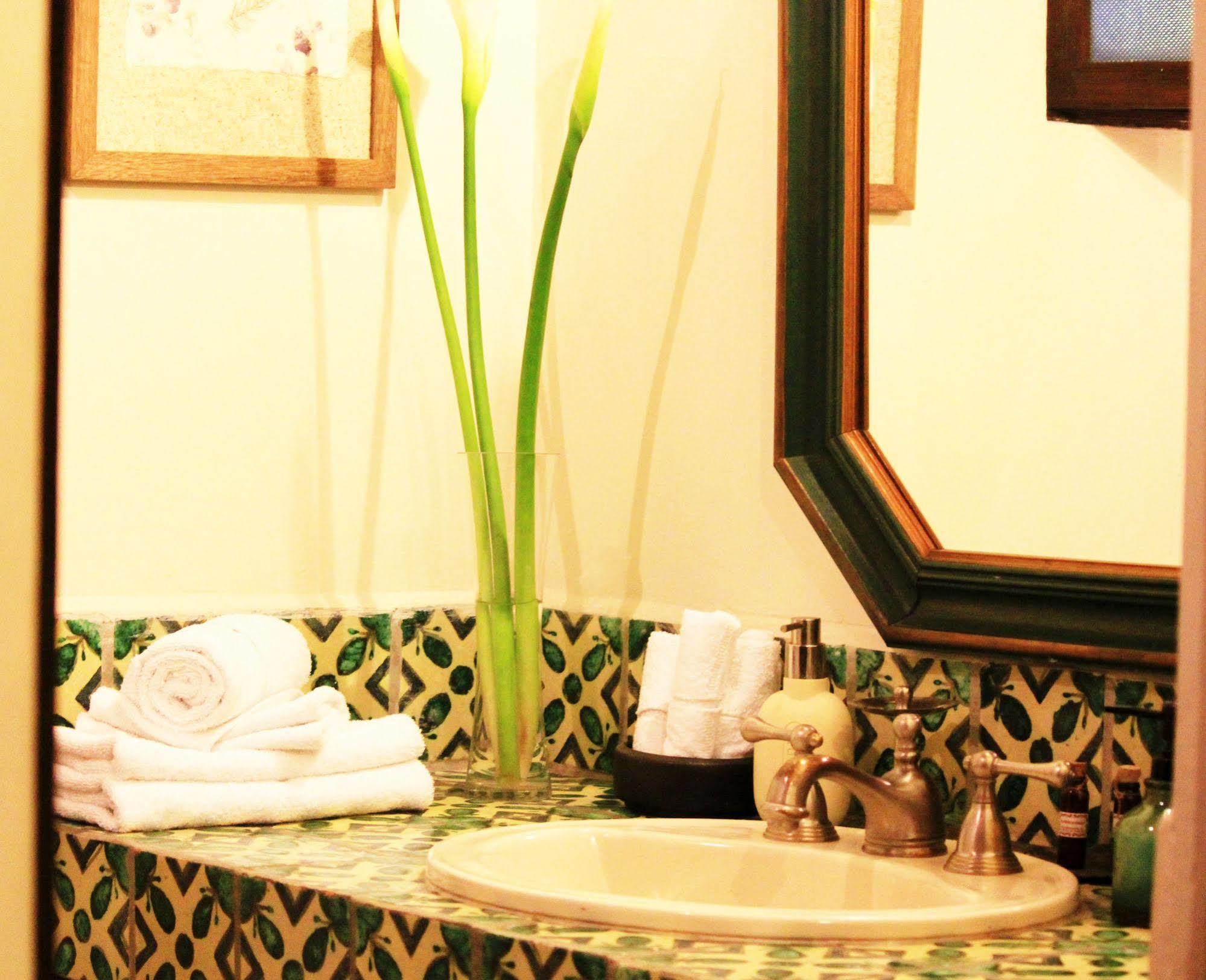 Hotel Sor Juana Antigua ภายนอก รูปภาพ